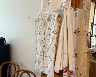 TABLE LINENS