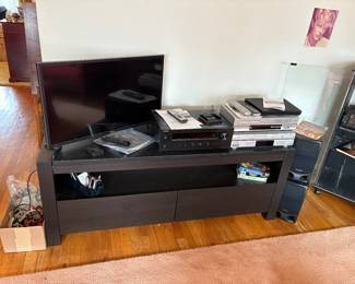 MEDIA STAND