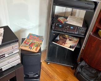 STEREO CABINET
