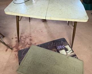 VINTAGE MCM KITCHEN TABLE