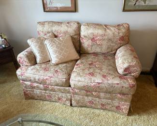 LOVESEAT