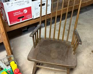 ROCKING CHAIR