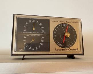 VINTAGE WEATHER CENTER