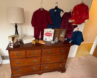 DOUBLE DRESSER