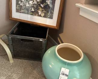 Wellen Pottery Vase, Framed Prints