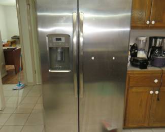 GE Refrigerator