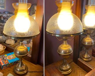 Pretty brass lamp set
