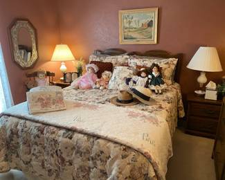Queen bed, pretty bedspreads, 