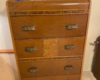 Chest of drawers 