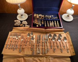 Flatware set