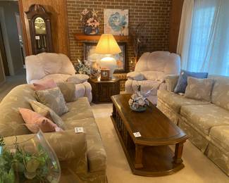 Sofa & loveseat set, coffee table & matching end tables, matching recliners 