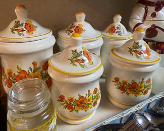 Pretty canister set 