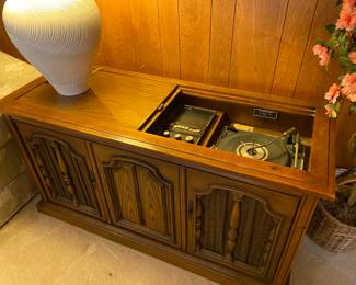 Stereo cabinet 