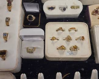 Assorted Gold rings 