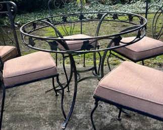 Metal Table And Chairs For Refurbishing