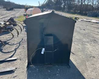 2,500LB BARSIX CAKE FEEDER