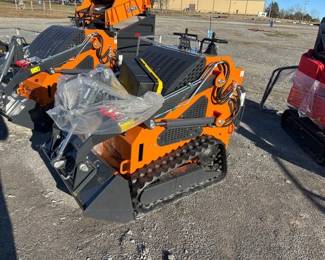 UNUSED LAND HERO MINI SKID STEER