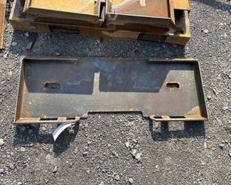 SKID STEER MOUNT PLATE