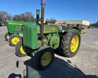 JOHN DEERE D TRACTOR
