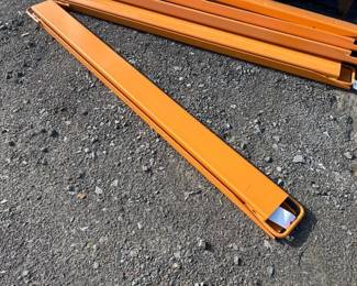 1 PAIR OF 76 PALLET FORK EXTENSIONS