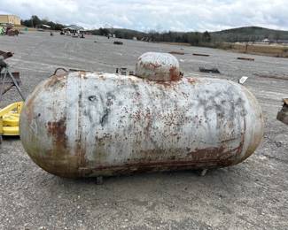 500 GALLON PROPANE TANK