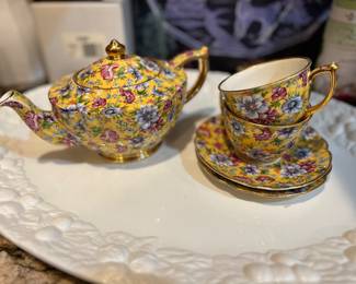 James Sadler We have a great sale coming to you!! It is loaded with many different collectibles (including a HUGE train collection), beautiful quality furniture mirrors and artwork and good quality kitchenware. The garage is packed with great tools by makers such as; Craftsman, Milwaukee, Mikita, Dewalt and much more! 




James Sadler Sophie Chintz Teapot, teacups and saucers 