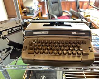 Vintage Caronet typewriter 