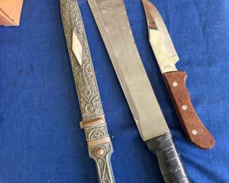 Collectible Knives and machete 