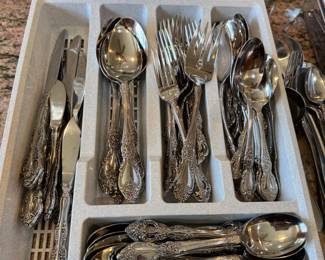 Stainless flatware 