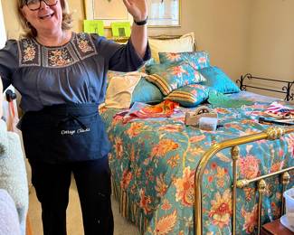 DALE WORKING ON THE LINENS.