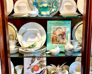 BING & GRONDAHL B&G ROYAL COPENHAGEN BIRD FIGURINES.  COLLECT ONE OF MANY!  SO PRETTY!