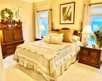 PRETTY BEDROOM WITH LOVELY LINENS.