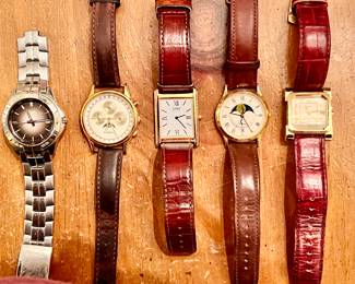 FOSSIL AND CITIZEN WATCHES.
