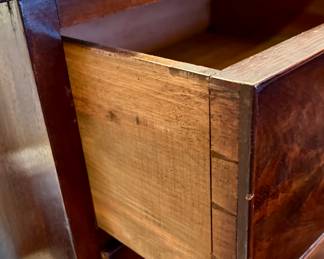 LOVE THE DOVETAILING.