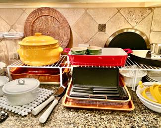BROWN EMILE HENRY CASSEROLE DISH.