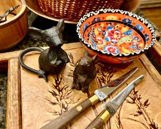 FUN CUTTING BOARD AND MICE!  EEK!