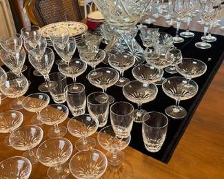 Dining table a oodles of crystal