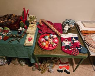 Vtg. ornaments in bowl