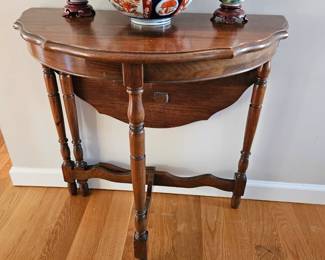 pretty little gate table