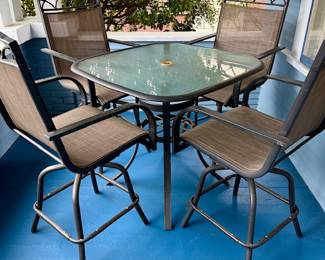 Nice Condition Patio Set
