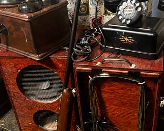 Phones & Speakers
Telegrapher Norway Phone / top right