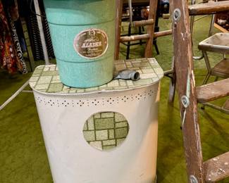 Ice Cream Maker / Hamper/ wood Ladder