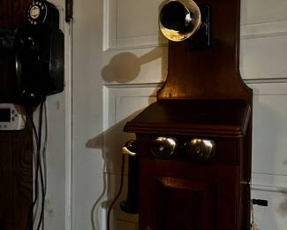 Western Electric Fiddleback Wall Phone
