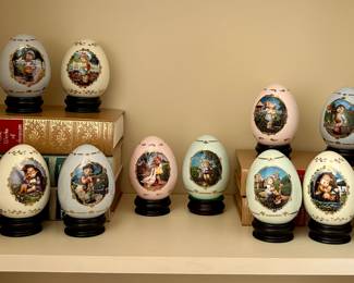 Danbury Mint Hummel Porcelain Egg