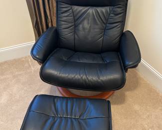 Ekornes Stressless Black Leather Recliner with Ottoman Like New!!