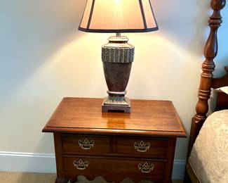 Thomasville Nightstand with Queen Anne Legs