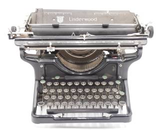 Antique 1923 Underwood Typewriter