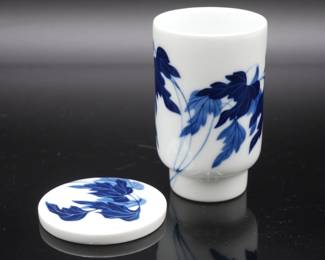 Blue & White Teacup w/Lid & 2 Small Dishes