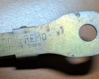 Risdon-Remo Hat Clip