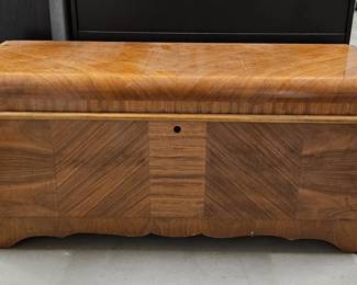 Lane cedar chest